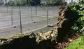 Cae o muro da Igrexa de Camariñas. O deterioro e abandono fora denunciado polo BNG