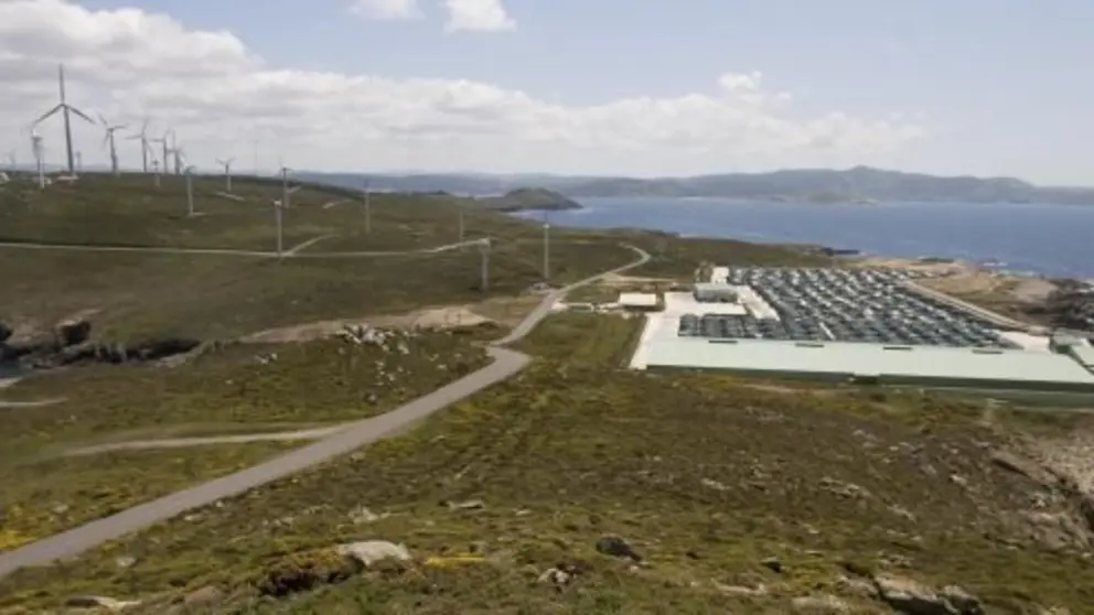 Instalaci&oacute;n enerx&eacute;tica e piscifactor&iacute;a en Cabo Vil&aacute;n. Fotograf&iacute;a El Pa&iacute;s. 2015